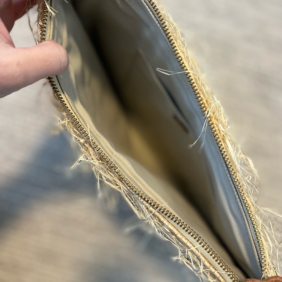 Kayu Design Rafia Clutch - Picture 5 of 5